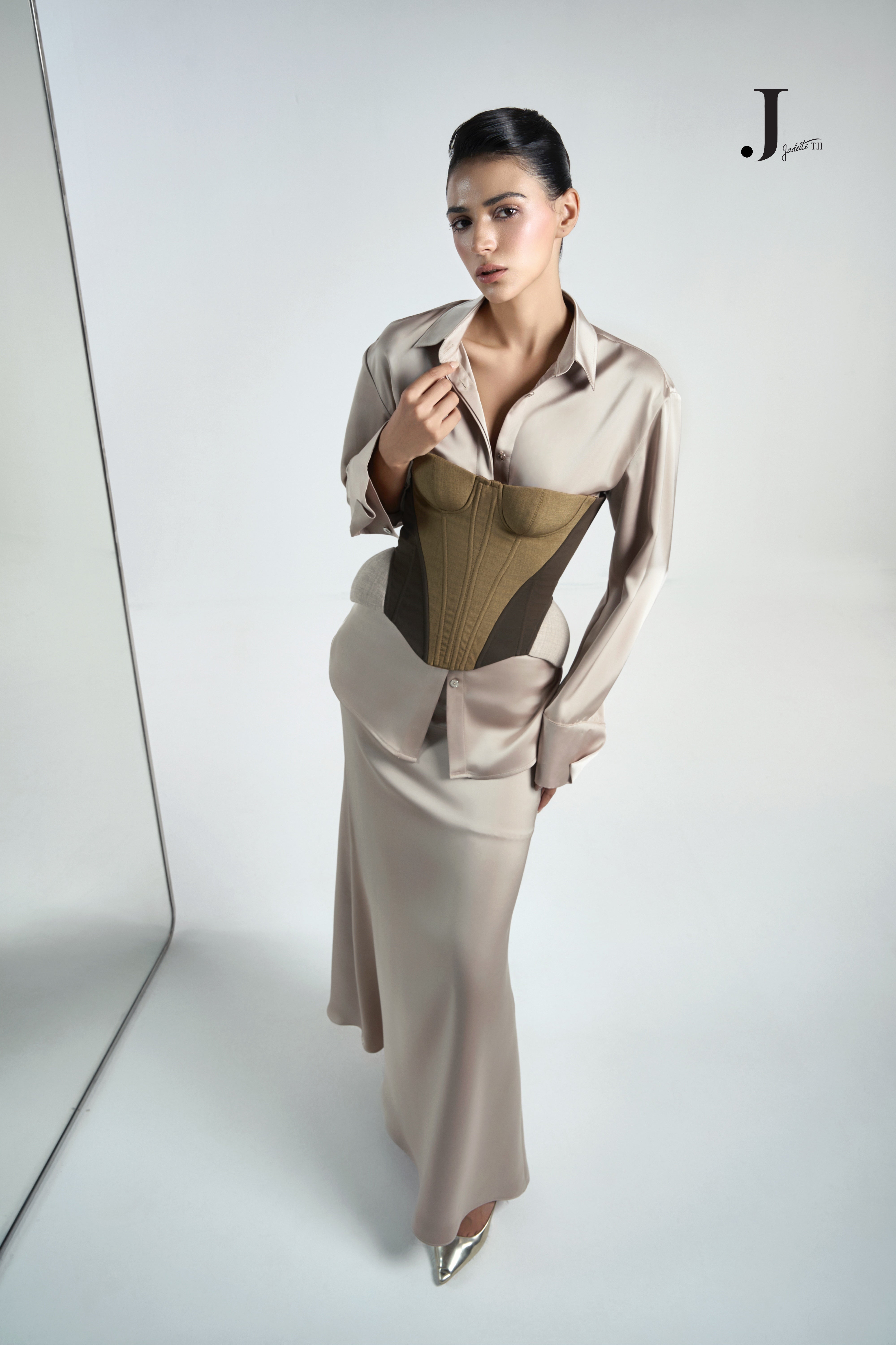 Iron Olive Corset & Planny Ver2. Nude Shirt & Kim N Maxi-Skirt